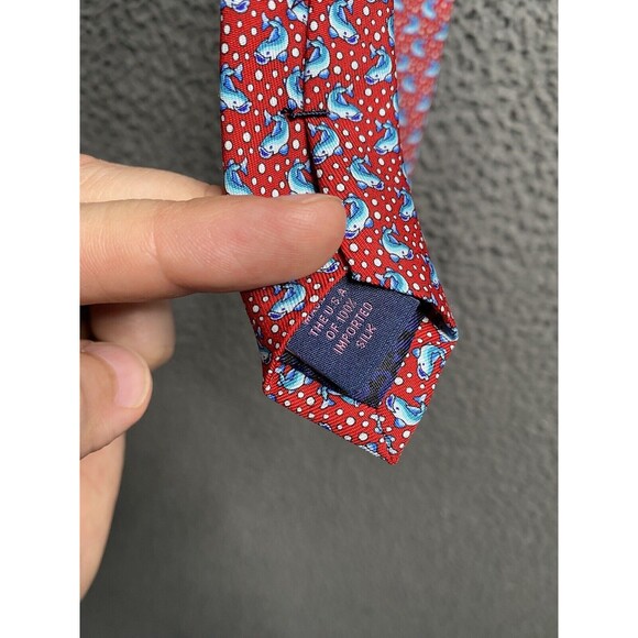 VINEYARD VINES Silk Men's Tie Martha's Vineyard Red Fish Necktie 62" - Picture 2 of 10